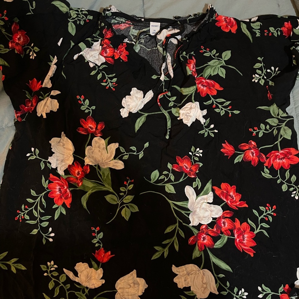 Old Navy size XL 100% rayon short sleeve black with white and red flowers.